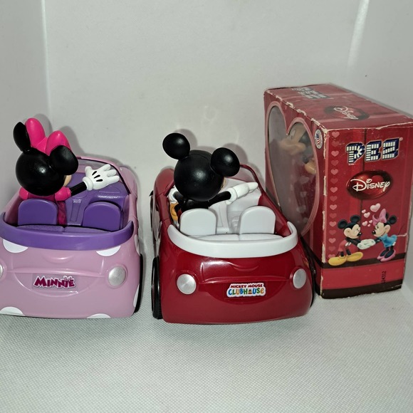 Vintage Minnie and Mickey - Battery Operated Cars and PEEZ - Picture 4 of 11
